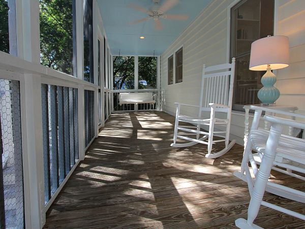 Charming 3 Bedroom Home in Isle of Palms Walk to Beach