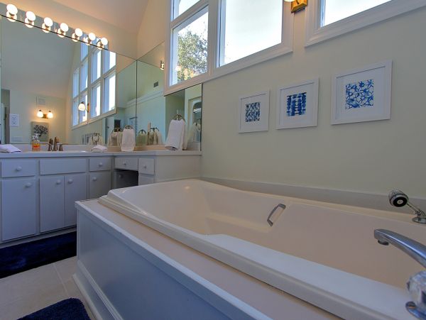 Charming 3 Bedroom Home in Isle of Palms Walk to Beach
