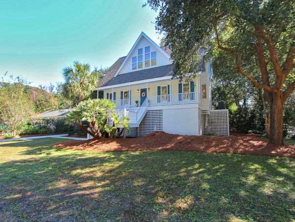 Charming 3 Bedroom Home in Isle of Palms Walk to Beach