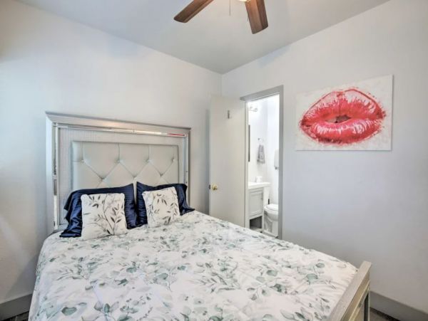 San Diego Beach Communities North Home 1013974