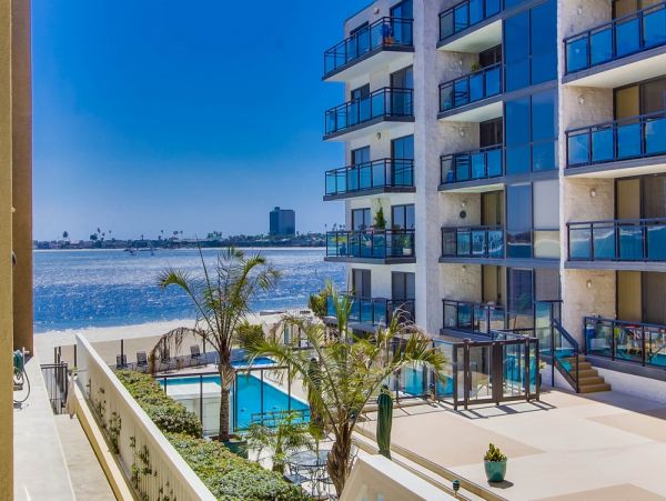 Amazing Bay Condo
