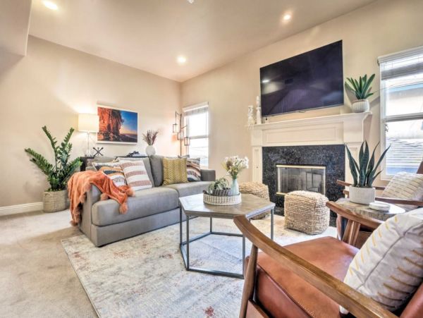 San Diego Beach Communities North Home 1014255