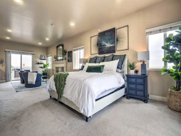 San Diego Beach Communities North Home 1014255