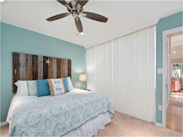 Lido Key Vacation Condo Two Bedrooms Walk To Beach Sleeps 6