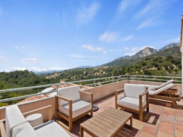 Stunning Vacation Home in Santa Barbara Sleeps 10 Guests