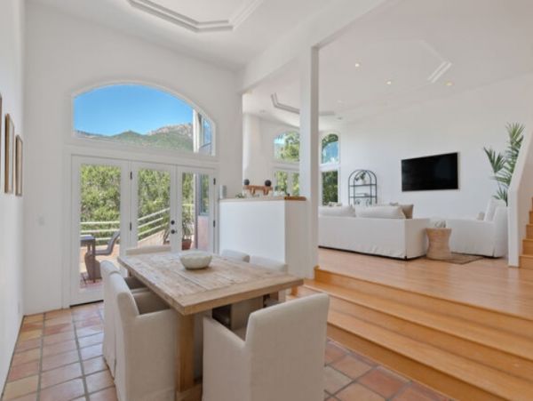 Stunning Vacation Home in Santa Barbara Sleeps 10 Guests