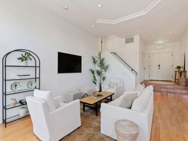 Stunning Vacation Home in Santa Barbara Sleeps 10 Guests