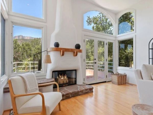 Stunning Vacation Home in Santa Barbara Sleeps 10 Guests