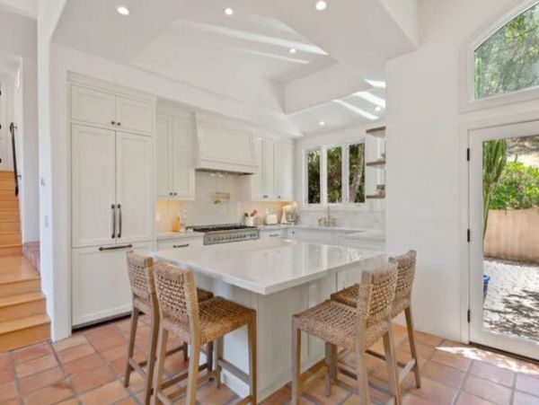 Stunning Vacation Home in Santa Barbara Sleeps 10 Guests