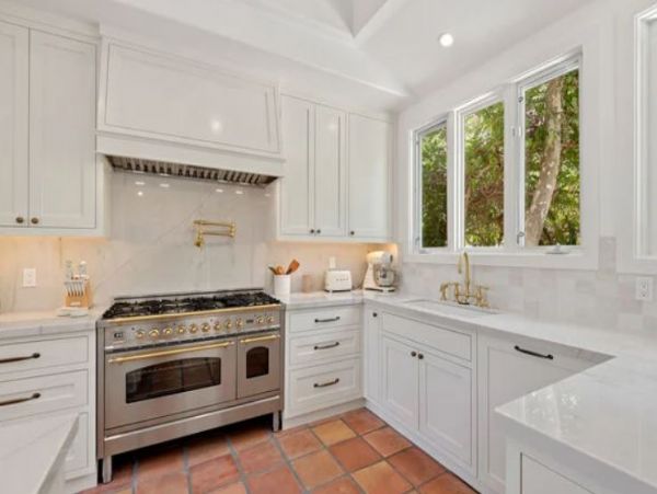 Stunning Vacation Home in Santa Barbara Sleeps 10 Guests
