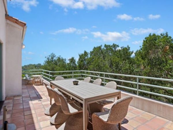 Stunning Vacation Home in Santa Barbara Sleeps 10 Guests