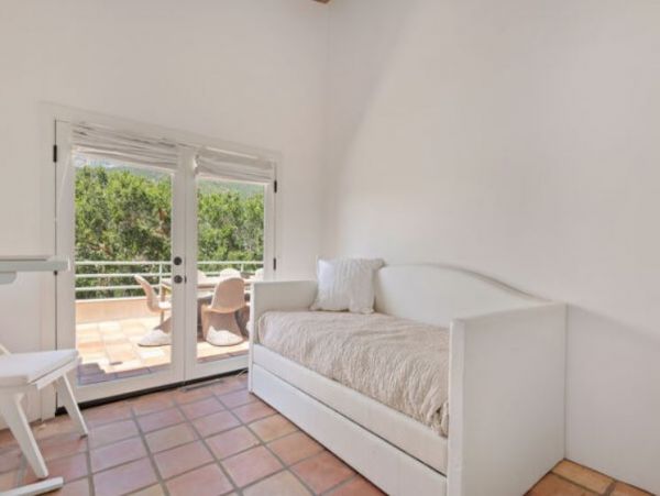 Stunning Vacation Home in Santa Barbara Sleeps 10 Guests