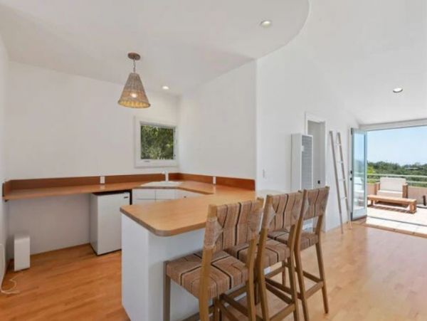 Stunning Vacation Home in Santa Barbara Sleeps 10 Guests