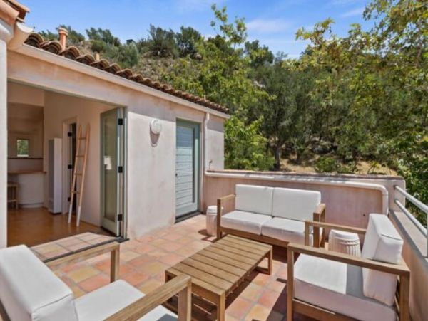 Stunning Vacation Home in Santa Barbara Sleeps 10 Guests