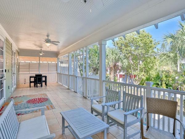 Anna Maria Beautiful & Cozy 3 Bedroom Elevated Pool Home