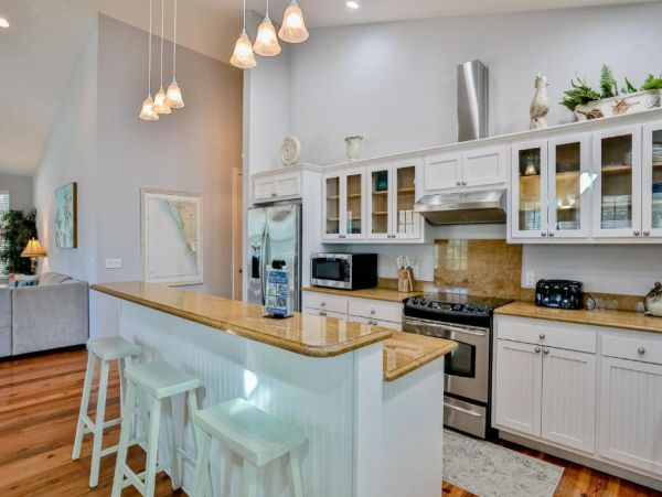 Anna Maria Beautiful & Cozy 3 Bedroom Elevated Pool Home