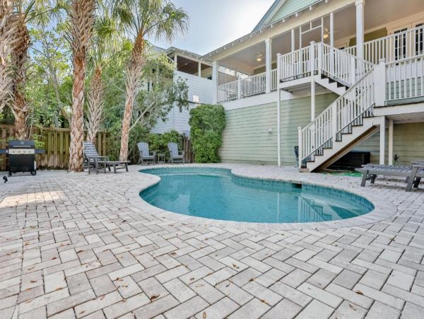 Anna Maria Beautiful & Cozy 3 Bedroom Elevated Pool Home