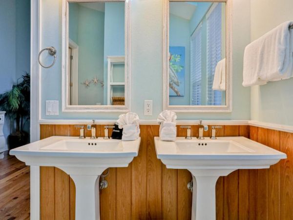 Anna Maria Beautiful & Cozy 3 Bedroom Elevated Pool Home