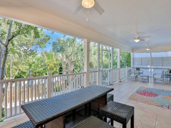 Anna Maria Beautiful & Cozy 3 Bedroom Elevated Pool Home