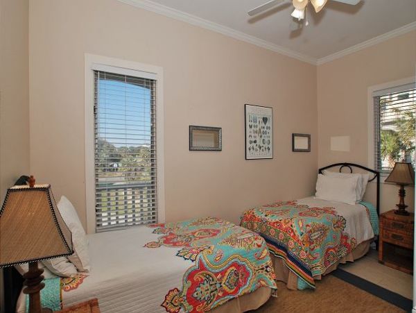 7 Bedroom Home Oceanfront with Large Screen Porch