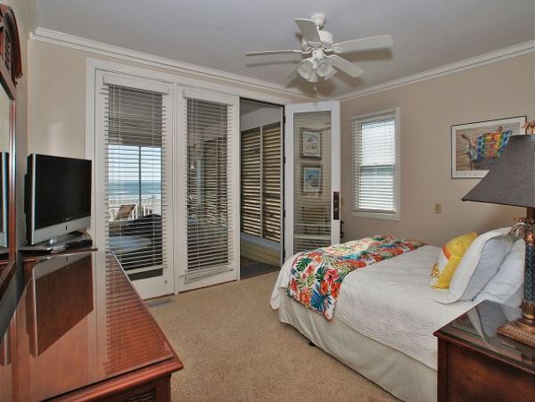 7 Bedroom Home Oceanfront with Large Screen Porch