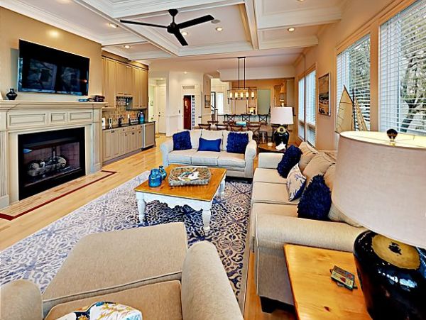 Ocean Front 6 Bedroom Home with Pool & Panoramic View Deck