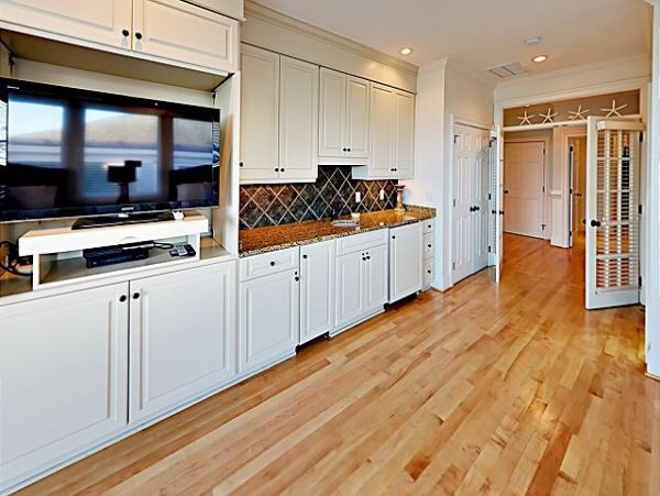 Ocean Front 6 Bedroom Home with Pool & Panoramic View Deck
