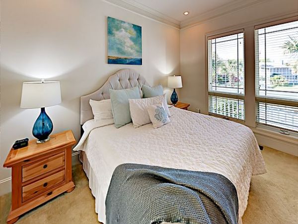 Ocean Front 6 Bedroom Home with Pool & Panoramic View Deck