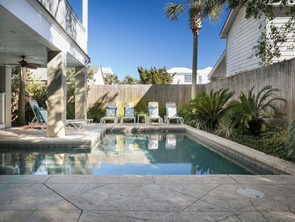 Isle of Palms 6 Bedroom Home with Pool & Walk to Beach