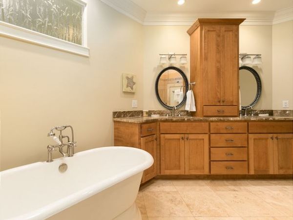 Isle of Palms 6 Bedroom Home with Pool & Walk to Beach