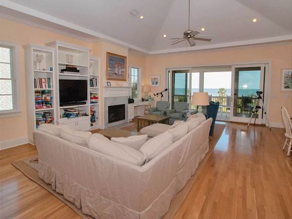 Spacious Ofeanfront 6 Bedroom Home Sleeps 14