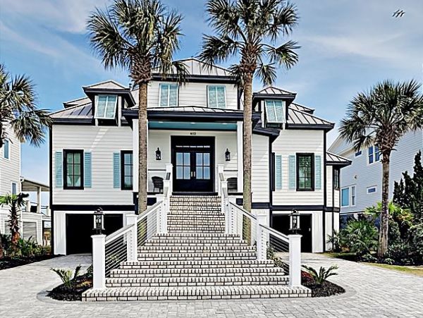 Ocean Front 7 Bedroom Home with Private Pool & Spa