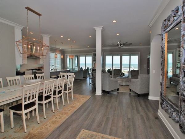 Ocean Front 7 Bedroom Home with Private Pool & Spa