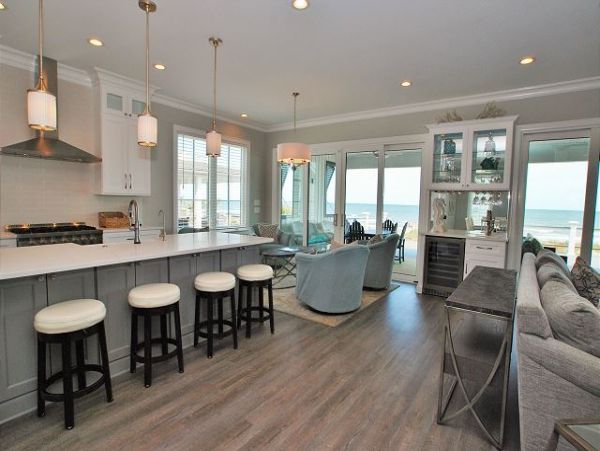 Ocean Front 7 Bedroom Home with Private Pool & Spa
