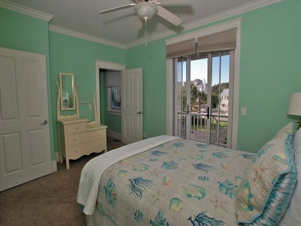 Isle of Palms 8 Bedroom Home Located on Beach