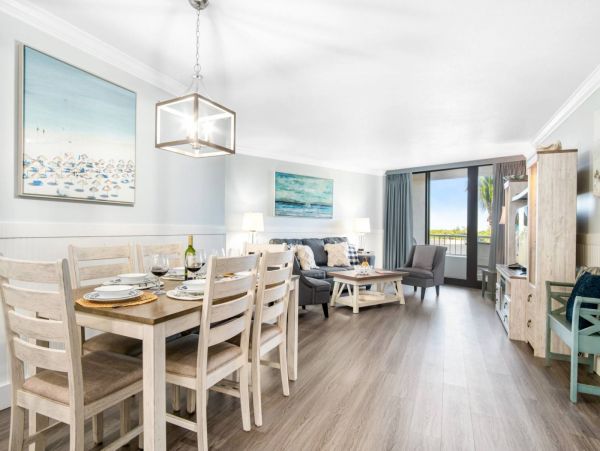 Gorgeous 2 Bedroom Condo in Marco Island Sleeps 6