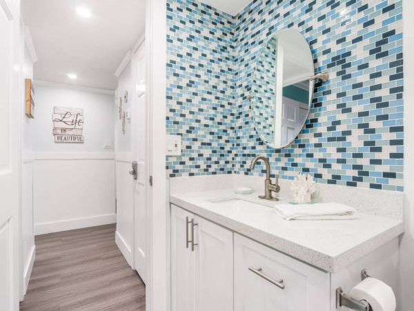 Gorgeous 2 Bedroom Condo in Marco Island Sleeps 6