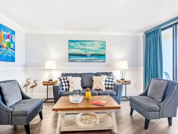 Gorgeous 2 Bedroom Condo in Marco Island Sleeps 6