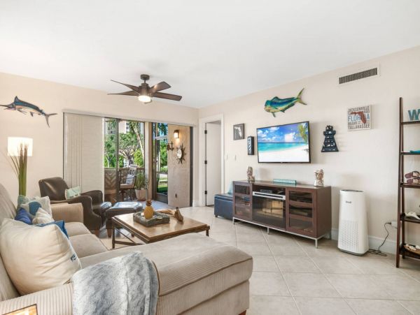 Marco Island Vacation Condo Two Bedroom Walk to beach