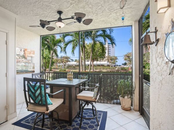 Marco Island Vacation Condo Two Bedroom Walk to beach