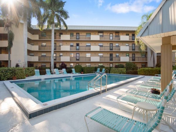 Marco Island Vacation Condo Two Bedroom Walk to beach