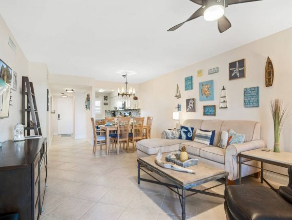 Marco Island Vacation Condo Two Bedroom Walk to beach
