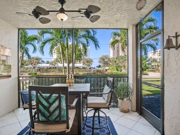 Marco Island Vacation Condo Two Bedroom Walk to beach