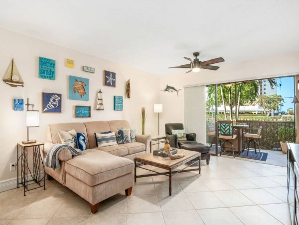 Marco Island Vacation Condo Two Bedroom Walk to beach