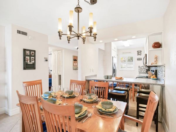 Marco Island Vacation Condo Two Bedroom Walk to beach