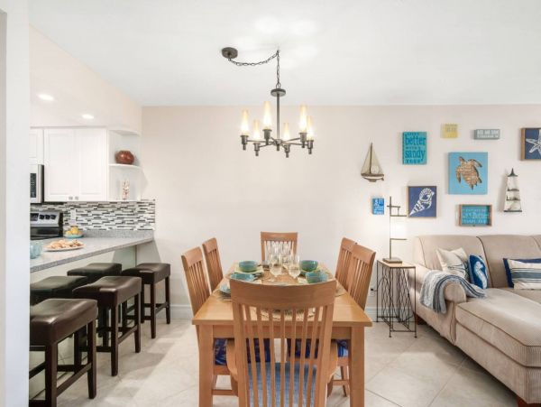 Marco Island Vacation Condo Two Bedroom Walk to beach