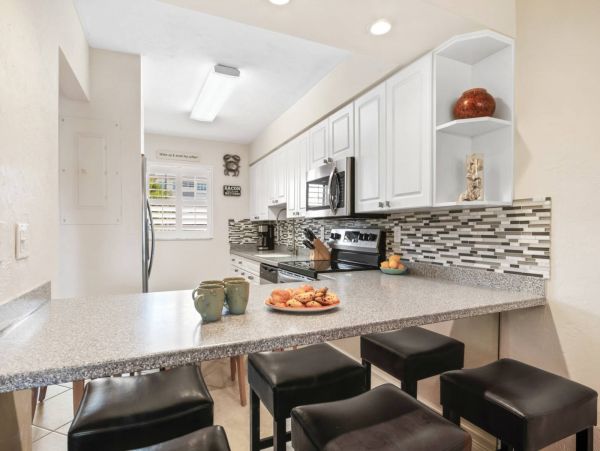 Marco Island Vacation Condo Two Bedroom Walk to beach