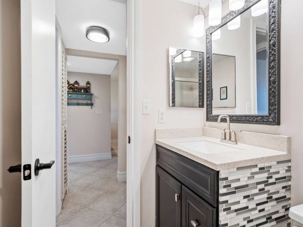 Marco Island Vacation Condo Two Bedroom Walk to beach