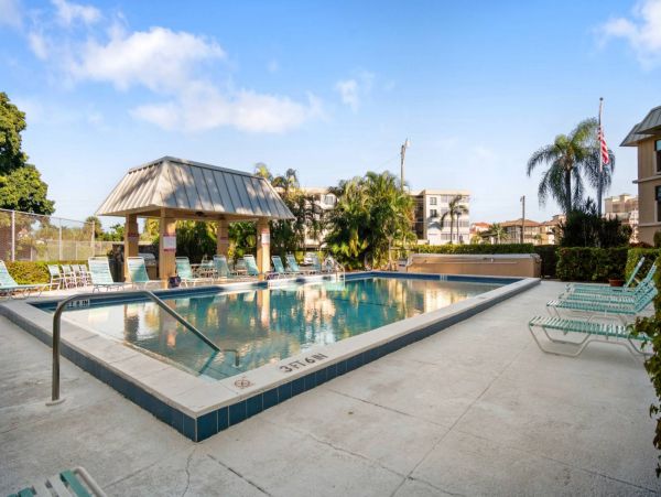 Marco Island Vacation Condo Two Bedroom Walk to beach