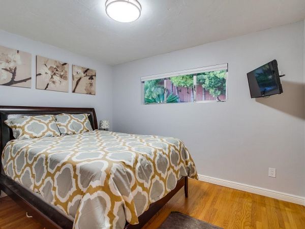 Pacific Beach Vacation Home Three Bedroom